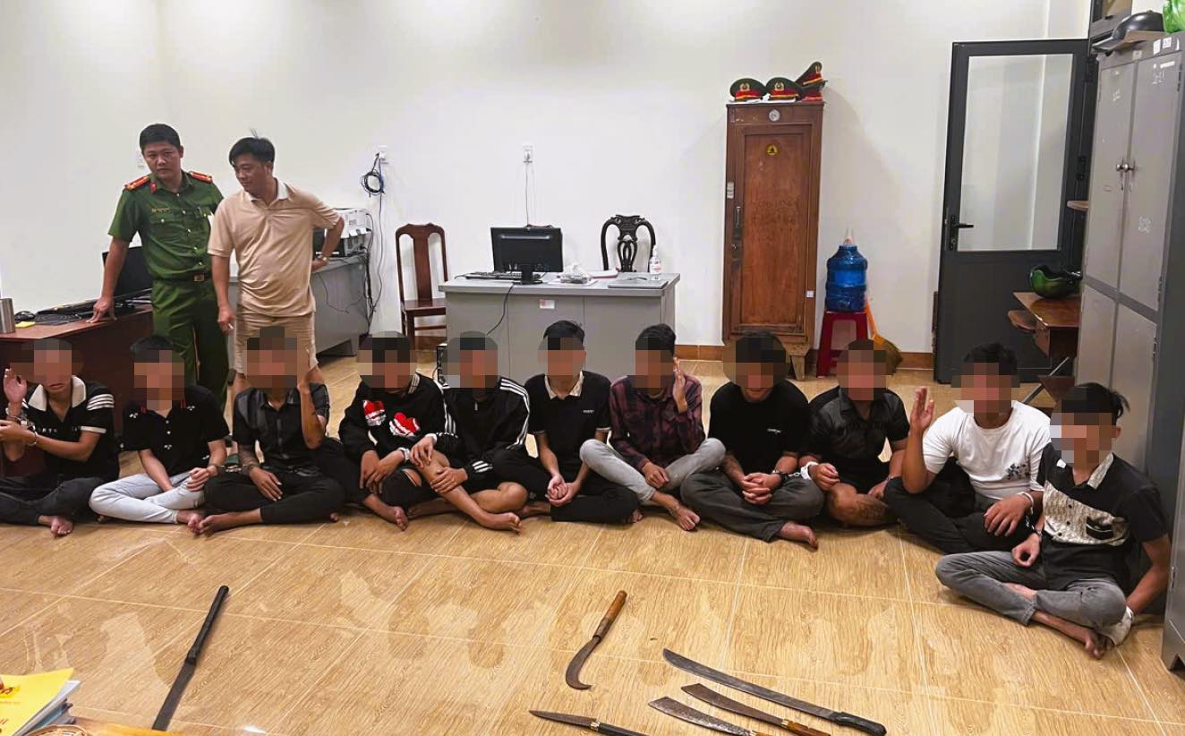 Nhóm thanh thiếu niên “báo đời”, tụ tập để đi chém người- Ảnh 1.