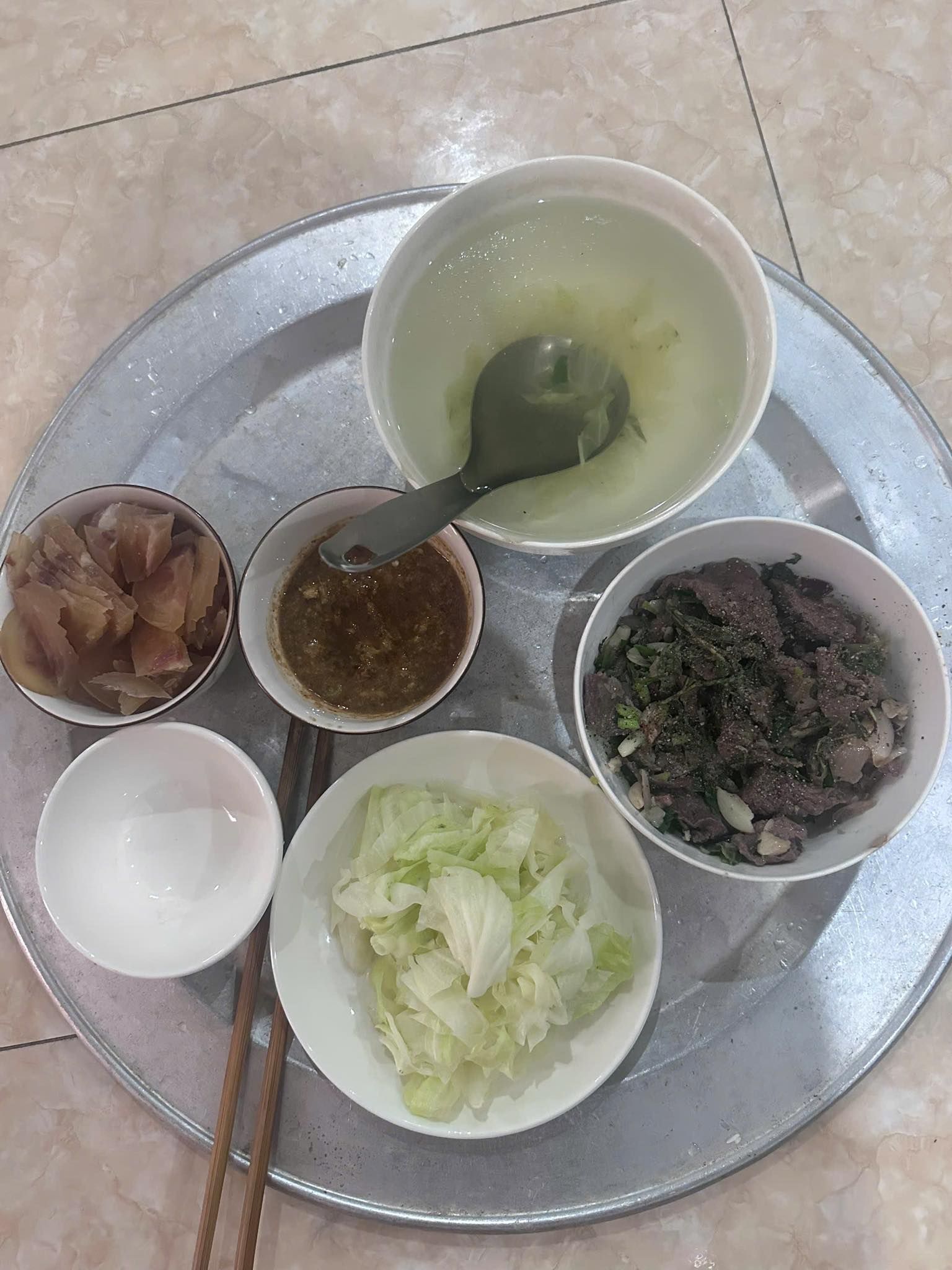 Bức ảnh bữa cơm cuối cùng ở Hà Nội của một đôi vợ chồng U40- Ảnh 1. Bức ảnh bữa cơm cuối cùng ở Hà Nội của một đôi vợ chồng U40- Ảnh 1.