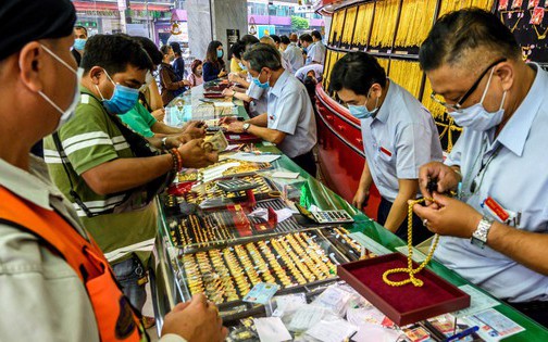 Giá vàng thế giới đã lên cao nhất mọi thời đại nhưng được dự báo sẽ tăng tiếp