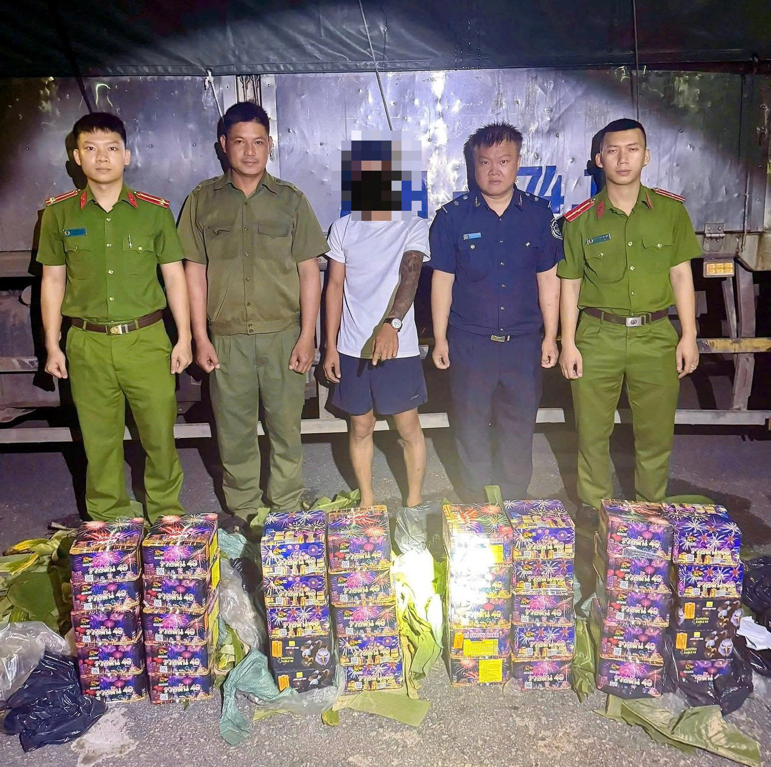 Giám định 500 kg tinh thể nghi ma túy phát hiện ở Quảng Trị- Ảnh 3. Giám định 500 kg tinh thể nghi ma túy phát hiện ở Quảng Trị- Ảnh 3.