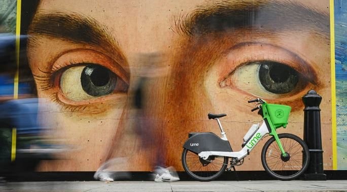 Xe đạp điện giúp tiết kiệm hàng chục kg CO₂ mỗi tuần- Ảnh 1.