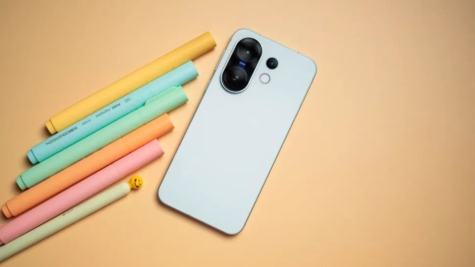 Điện thoại giá thấp có hiệu năng "khủng long": Chỉ nhỏ 6.3 inch mà pin 6.500mAh, dùng 2 ngày mới phải sạc- Ảnh 1. Điện thoại giá thấp có hiệu năng "khủng long": Chỉ nhỏ 6.3 inch mà pin 6.500mAh, dùng 2 ngày mới phải sạc- Ảnh 1.
