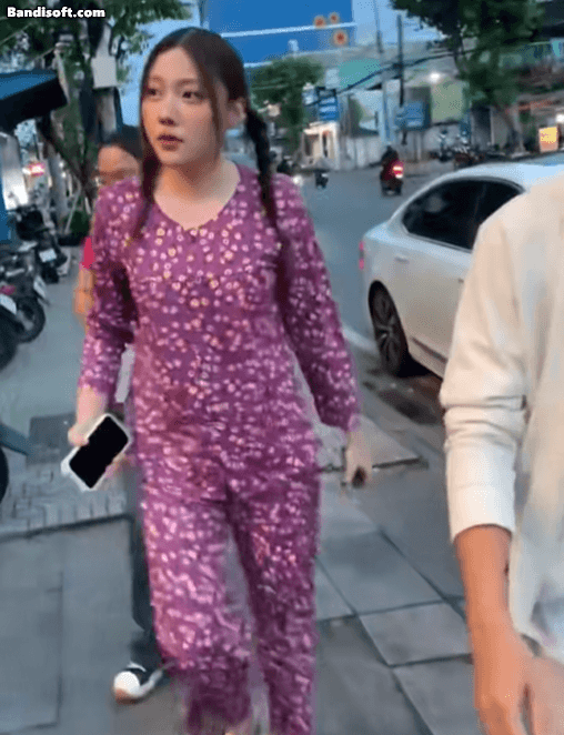 Em gái Trấn Thành mặc thế này thì có gì sai?- Ảnh 2. Em gái Trấn Thành mặc thế này thì có gì sai?- Ảnh 2.