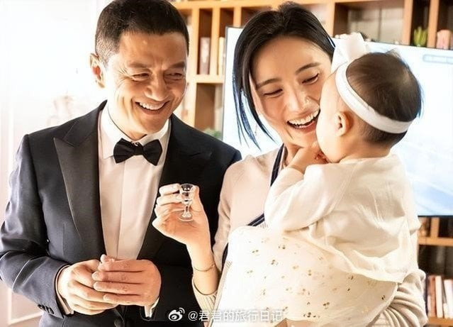 Lý Á Bằng ly hôn vợ kém 19 tuổi, ôm khoản nợ khổng lồ- Ảnh 4. Lý Á Bằng ly hôn vợ kém 19 tuổi, ôm khoản nợ khổng lồ- Ảnh 4.