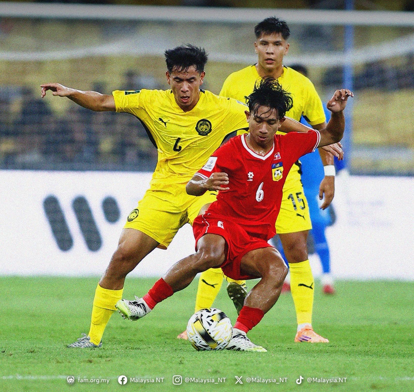 Để Lào bất ngờ ghi bàn, tuyển Malaysia bùng nổ ở hiệp 2 với "cơn mưa" bàn thắng- Ảnh 2. Để Lào bất ngờ ghi bàn, tuyển Malaysia bùng nổ ở hiệp 2 với "cơn mưa" bàn thắng- Ảnh 2.