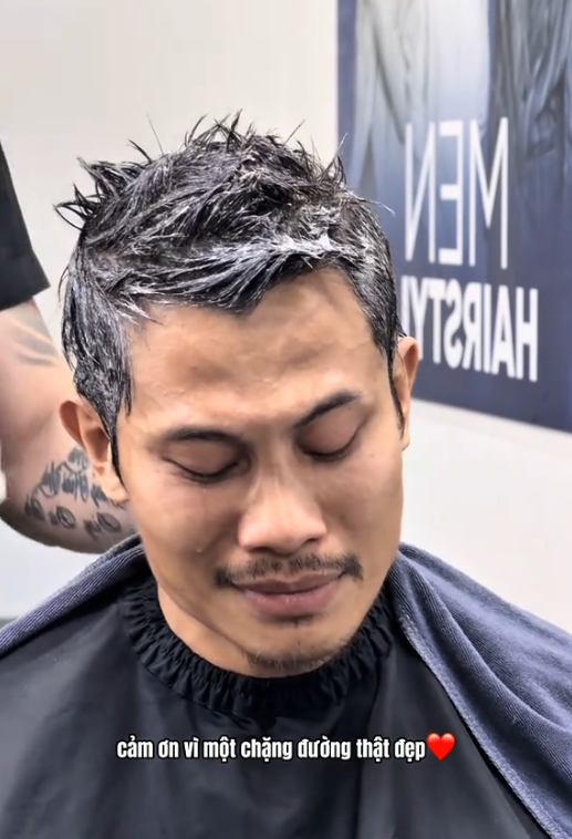 Nam diễn viên Mưa Đỏ rơi nước mắt: Chào anh Tạ nhé...- Ảnh 3. Nam diễn viên Mưa Đỏ rơi nước mắt: Chào anh Tạ nhé...- Ảnh 3.