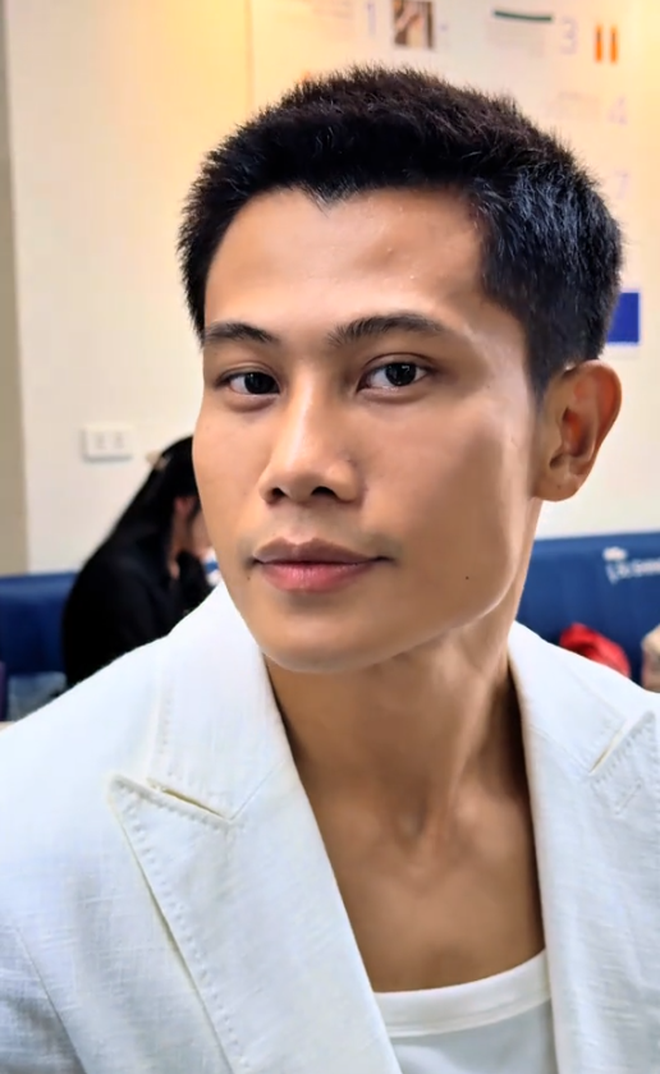 Nam diễn viên Mưa Đỏ rơi nước mắt: Chào anh Tạ nhé...- Ảnh 5. Nam diễn viên Mưa Đỏ rơi nước mắt: Chào anh Tạ nhé...- Ảnh 5.
