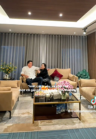 "Nấm lùn showbiz Việt" suy sụp sau khi ly hôn chồng Tây cao 2m- Ảnh 4. "Nấm lùn showbiz Việt" suy sụp sau khi ly hôn chồng Tây cao 2m- Ảnh 4.