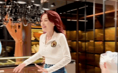 B&ecirc;n trong penthouse 80 tỷ vừa bị kh&aacute;m x&eacute;t của Ng&acirc;n 98 - Lương Bằng Quang- Ảnh 1.