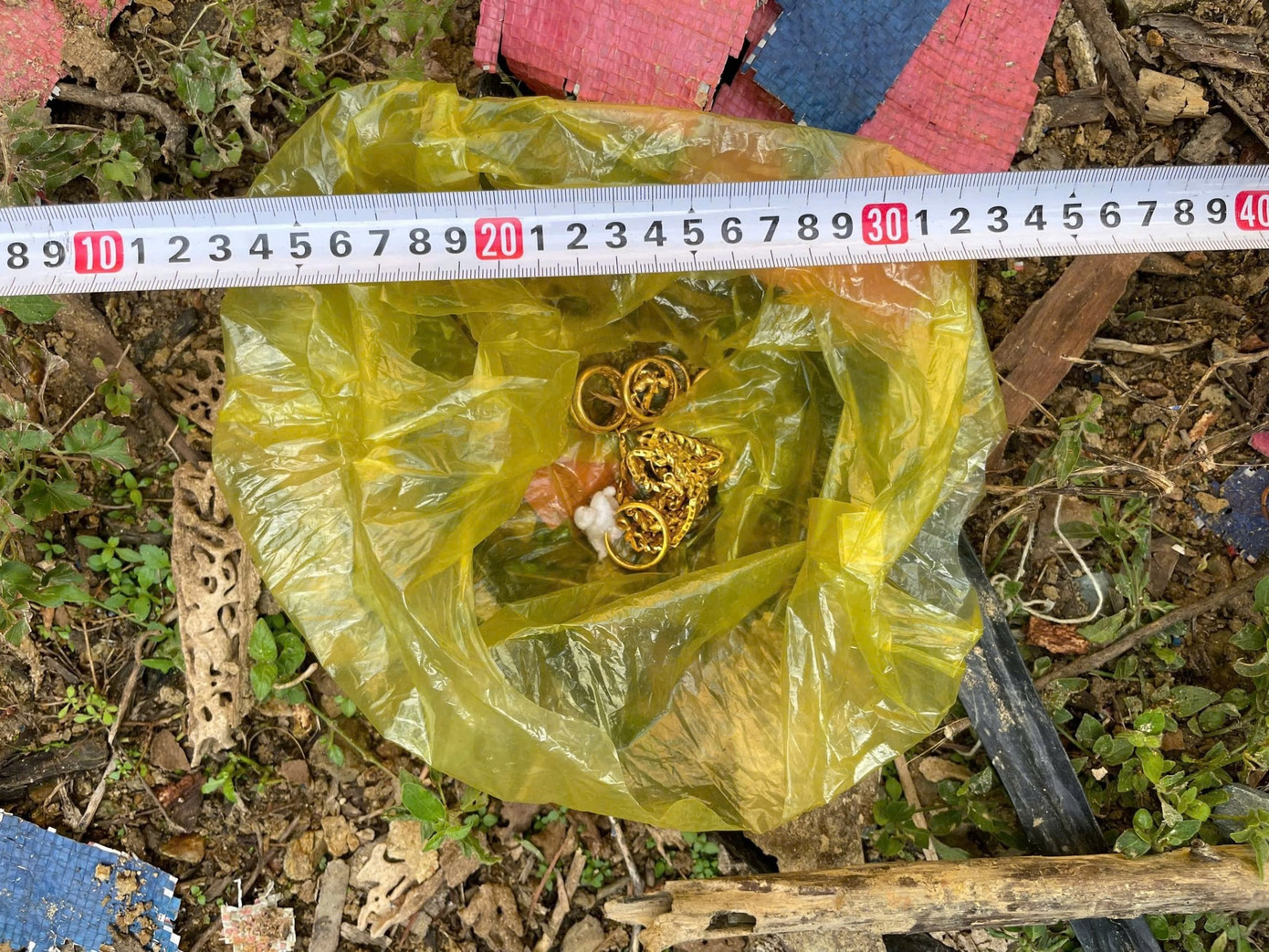 ‘Nữ quái’ ở Đắk Lắk trộm 23,5 chỉ vàng 9999 của ân nhân- Ảnh 1.