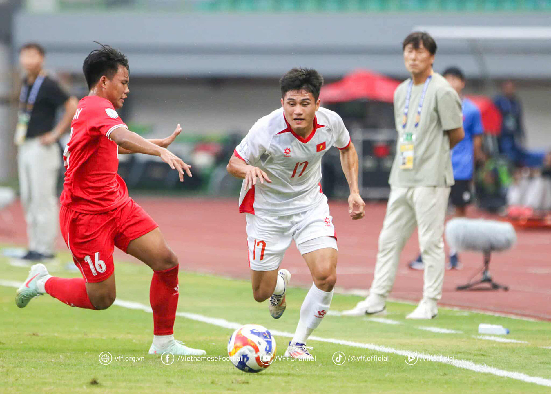U23 Việt Nam 2 lần sút tung lưới cường địch Tây Á, thu về bài học quý trước thềm SEA Games- Ảnh 2. U23 Việt Nam 2 lần sút tung lưới cường địch Tây Á, thu về bài học quý trước thềm SEA Games- Ảnh 2.