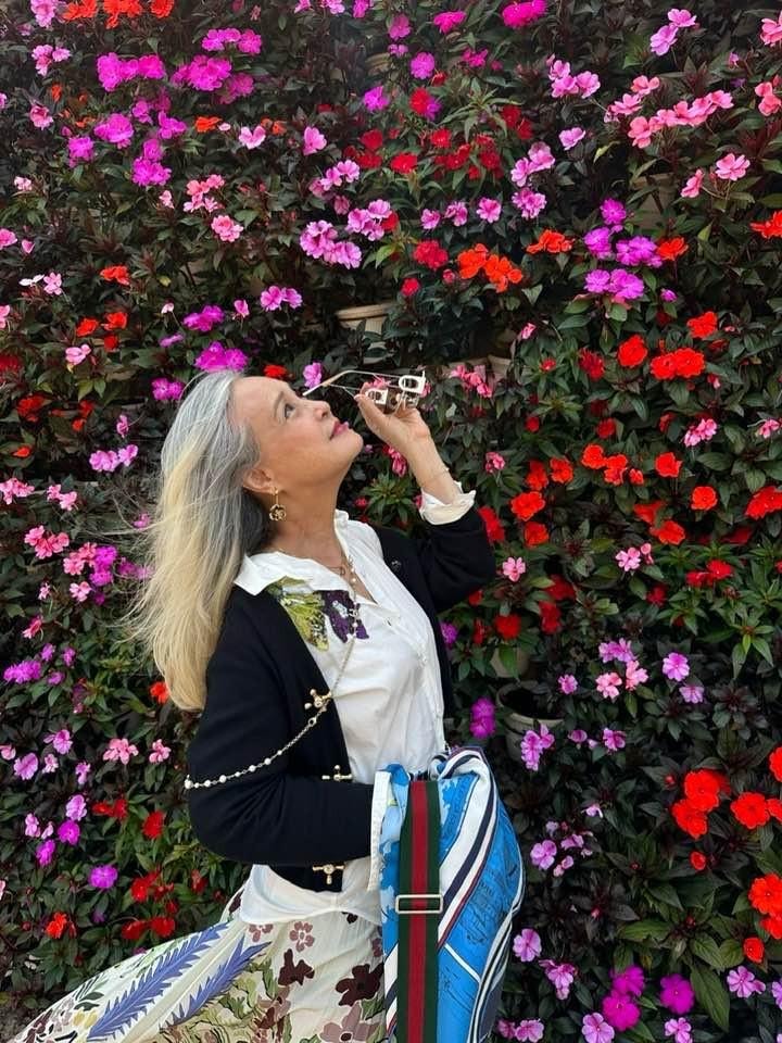 Tình hình nữ NSND là "mỹ nhân đẹp nhất thập kỷ" bị ung thư: Sống lạc quan, tươi trẻ dù tóc bạc trắng- Ảnh 5. Tình hình nữ NSND là "mỹ nhân đẹp nhất thập kỷ" bị ung thư: Sống lạc quan, tươi trẻ dù tóc bạc trắng- Ảnh 5.