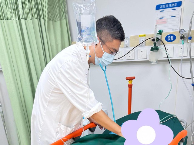 Mỗi ngày đều vỗ nhẹ vào đầu để "khai thông mạch máu", người đàn ông đi khám, nhận kết quả không ngờ- Ảnh 1. Mỗi ngày đều vỗ nhẹ vào đầu để "khai thông mạch máu", người đàn ông đi khám, nhận kết quả không ngờ- Ảnh 1.