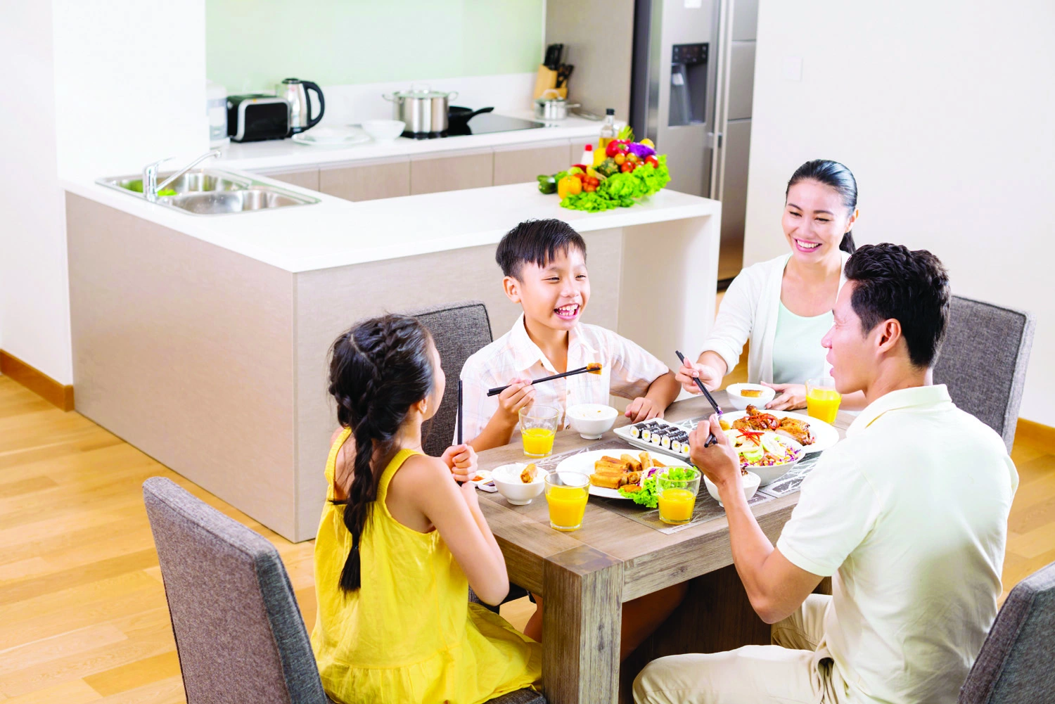 Trẻ em EQ cao sẽ thường làm 3 hành động này trên bàn ăn- Ảnh 2. Trẻ em EQ cao sẽ thường làm 3 hành động này trên bàn ăn- Ảnh 2.