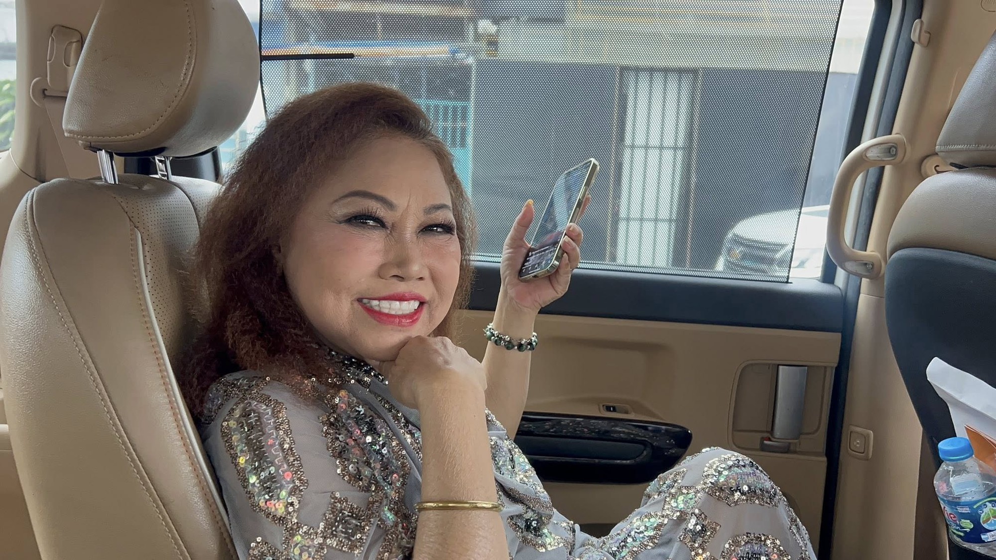 Cuộc sống hiện tại của nữ ca sĩ Việt đình đám nợ 40 tỷ, 12 năm vẫn chưa trả hết, phải về rừng núi ở- Ảnh 4. Cuộc sống hiện tại của nữ ca sĩ Việt đình đám nợ 40 tỷ, 12 năm vẫn chưa trả hết, phải về rừng núi ở- Ảnh 4.