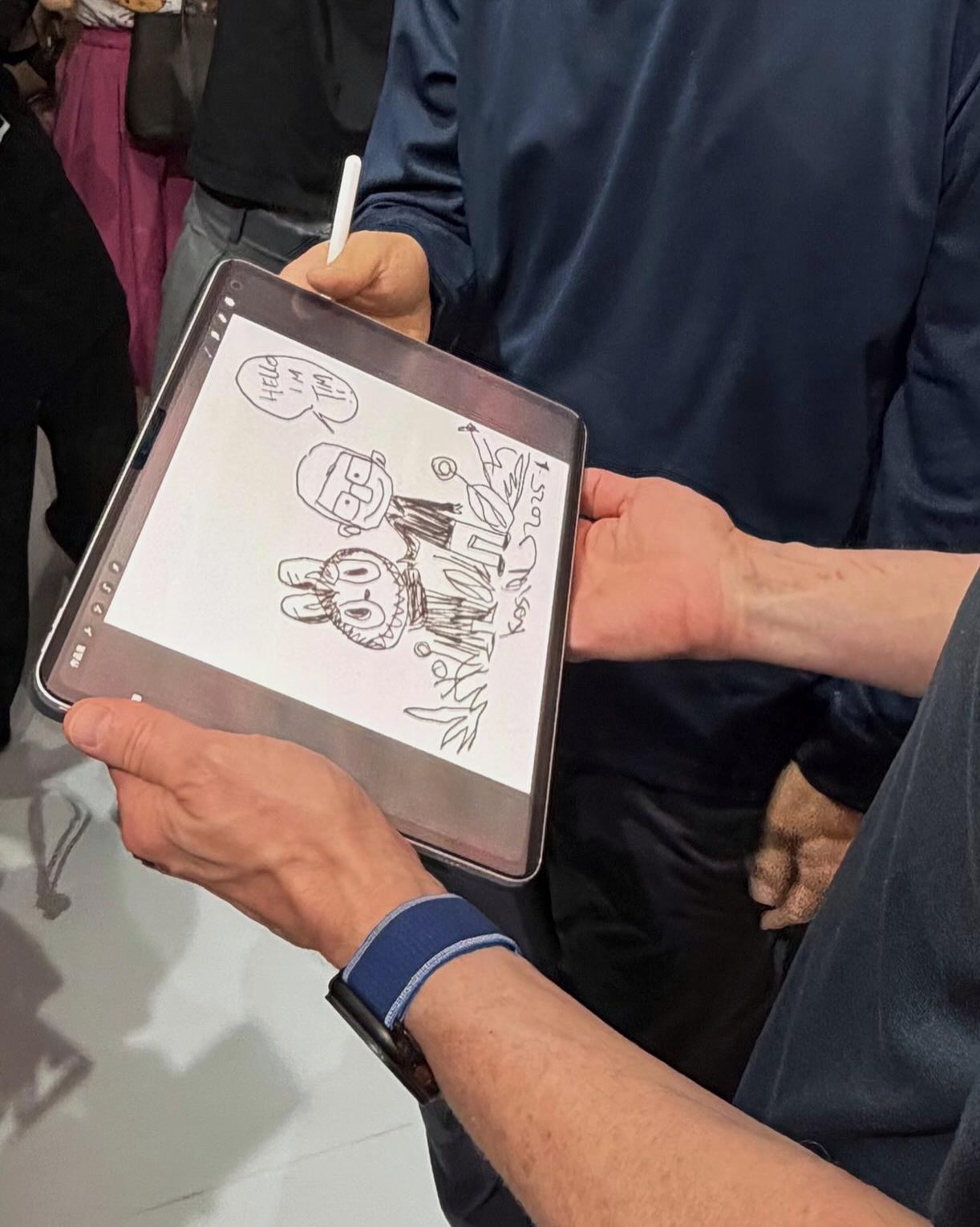 CEO Tim Cook: "Tôi yêu Labubu", cổ phiếu Pop Mart ngay lập tức tăng 6%- Ảnh 3. CEO Tim Cook: "Tôi yêu Labubu", cổ phiếu Pop Mart ngay lập tức tăng 6%- Ảnh 3.