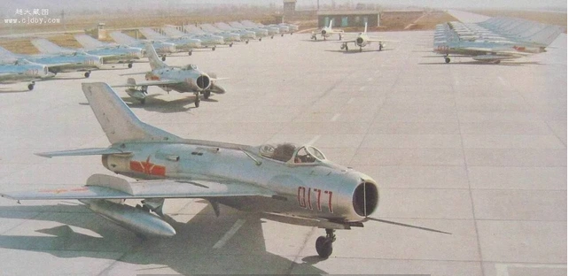 Trung Quốc "biến rác thành vàng", tái tạo máy bay chiến đấu từ những năm 1950 thành UAV- Ảnh 3.