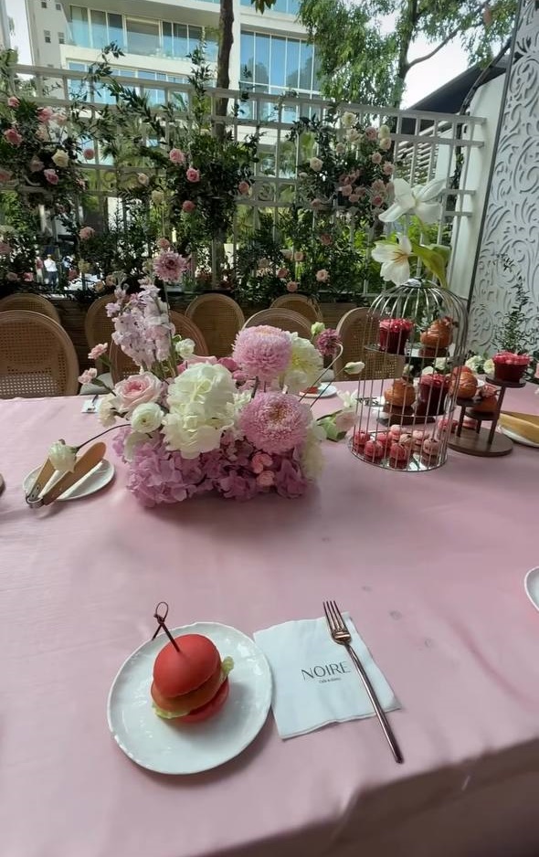 Lộ diện nhan sắc c&ocirc; d&acirc;u ngh&igrave;n tỷ trong đ&aacute;m hỏi nh&agrave; gi&agrave;u Việt hot nhất l&uacute;c n&agrave;y!- Ảnh 2.