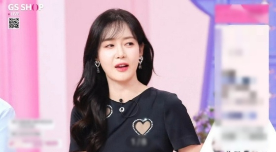 "Búp bê” nổi tiếng trở lại showbiz sau khi chồng đại gia lãnh án tù- Ảnh 6. "Búp bê” nổi tiếng trở lại showbiz sau khi chồng đại gia lãnh án tù- Ảnh 6.