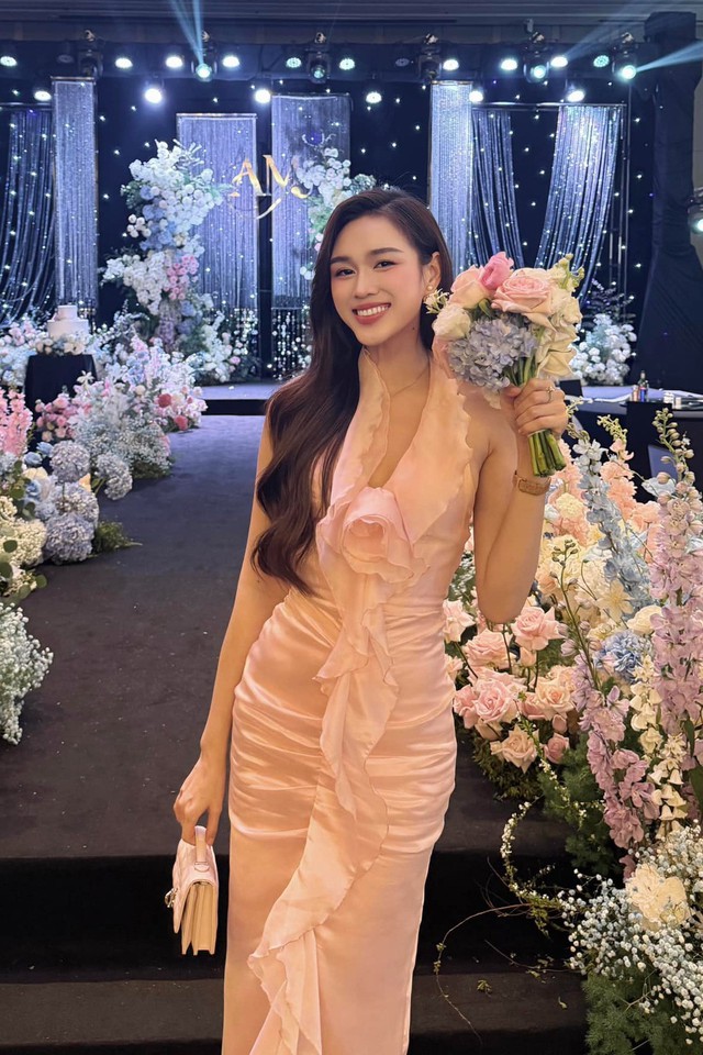 Hoa hậu Đỗ Hà kết hôn với thiếu gia, thiệp cưới đã được hé lộ - Ảnh 7. Hoa hậu Đỗ Hà kết hôn với thiếu gia, thiệp cưới đã được hé lộ - Ảnh 7.