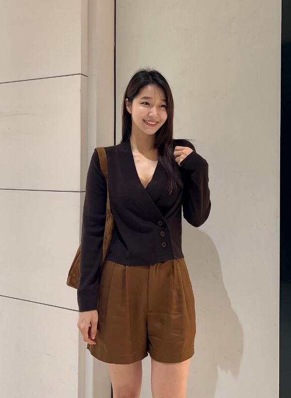 Hot mom U40 gây sốt vì thân hình “bốc lửa”, bí quyết là làm 1 điều rất thường xuyên- Ảnh 9. Hot mom U40 gây sốt vì thân hình “bốc lửa”, bí quyết là làm 1 điều rất thường xuyên- Ảnh 9.