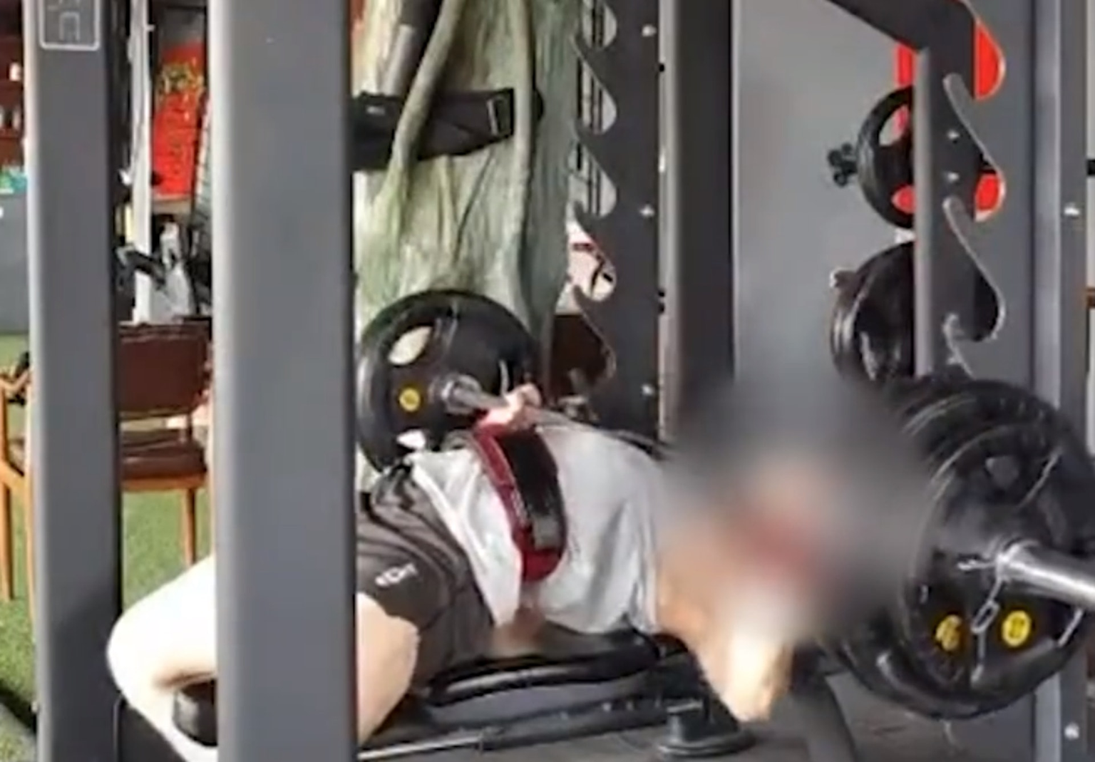 Người đàn ông 47 tuổi đột tử khi đang tập luyện- Ảnh 1.