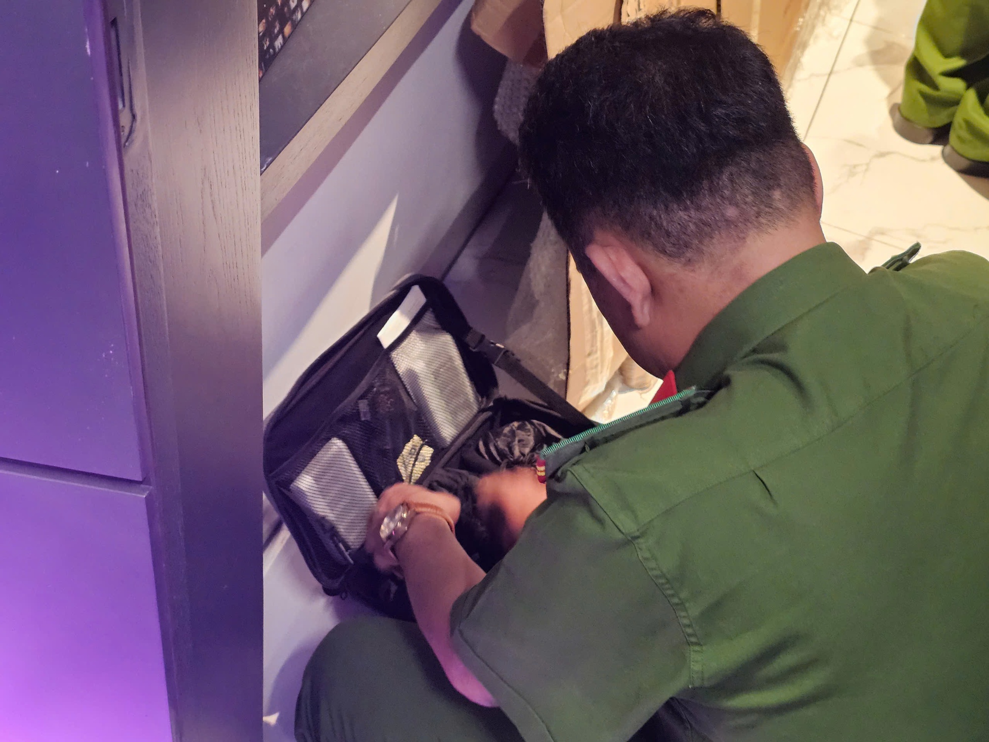 Công an TP HCM triển khai nhiều mũi trinh sát triệt phá chuyên án Ngân 98- Ảnh 3. Công an TP HCM triển khai nhiều mũi trinh sát triệt phá chuyên án Ngân 98- Ảnh 3.