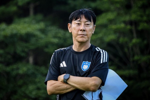 HLV Shin Tae-yong bị tố đánh chửi cầu thủ ở Hàn Quốc, lên tiếng về khả năng trở lại Indonesia- Ảnh 2. HLV Shin Tae-yong bị tố đánh chửi cầu thủ ở Hàn Quốc, lên tiếng về khả năng trở lại Indonesia- Ảnh 2.