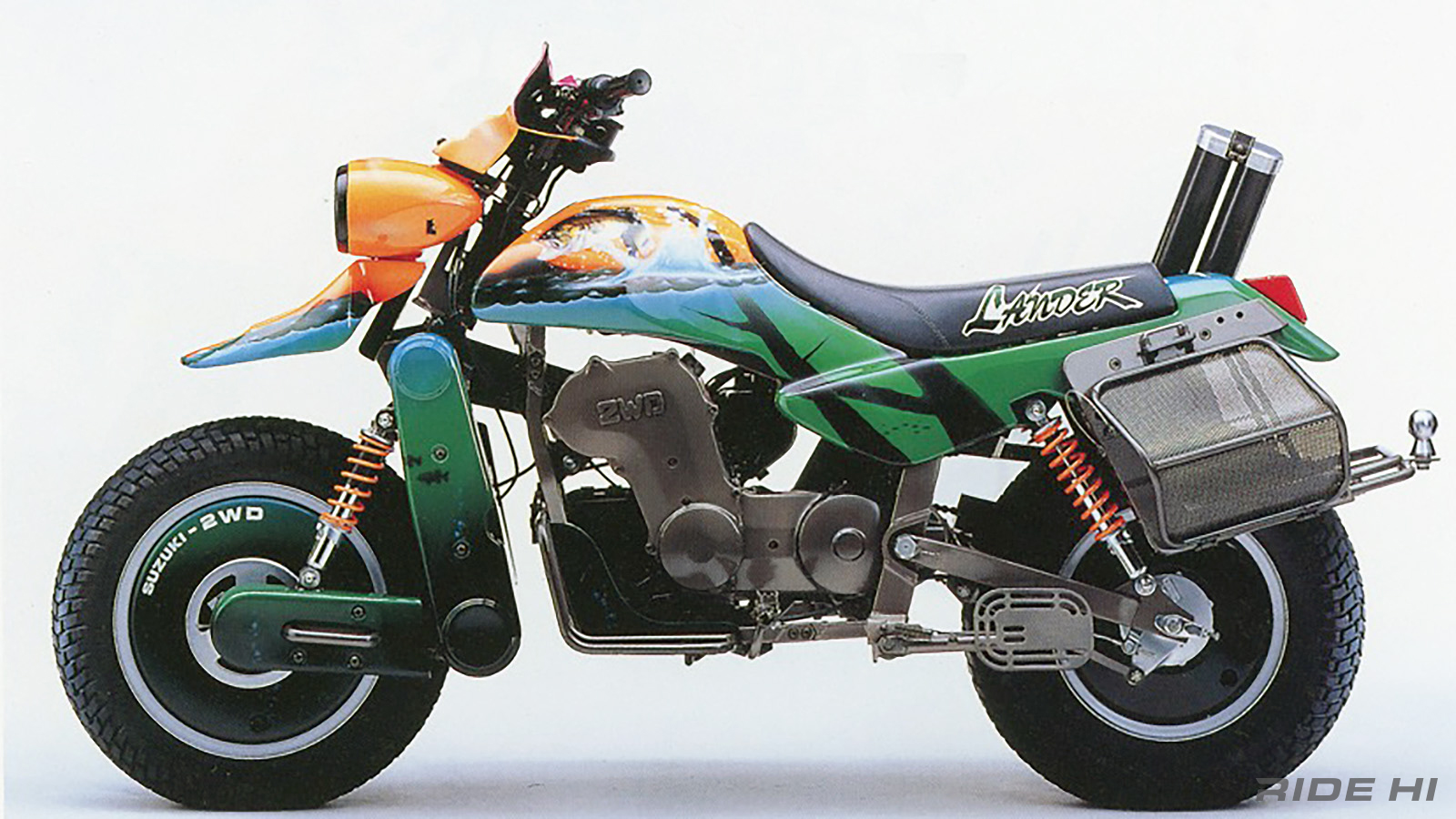 Hơn 30 năm trước Suzuki đã từng làm ra những chiếc xe máy 'siêu nhân' dẫn động hai cầu như ô tô- Ảnh 6.