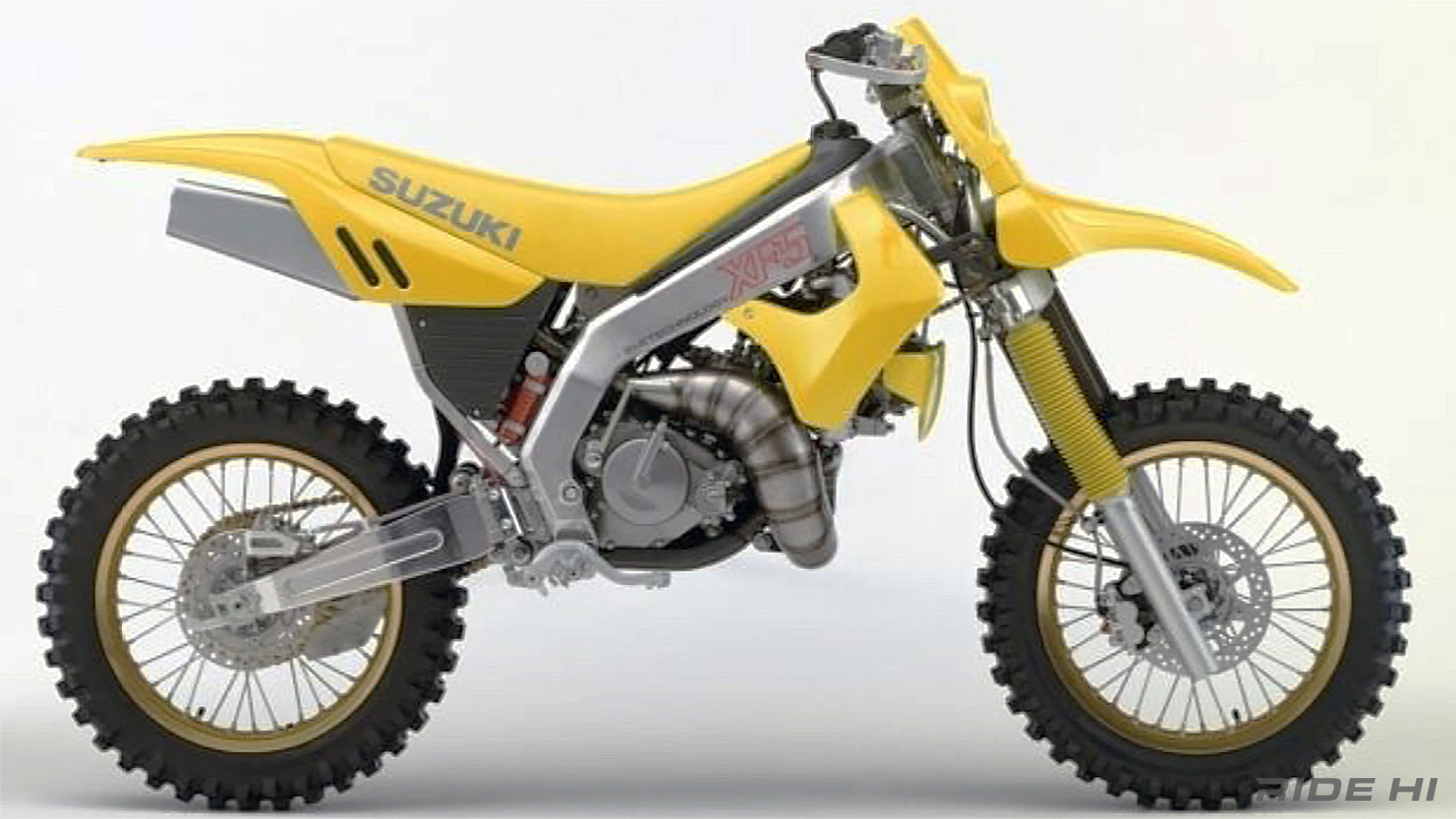 Hơn 30 năm trước Suzuki đã từng làm ra những chiếc xe máy 'siêu nhân' dẫn động hai cầu như ô tô- Ảnh 10.