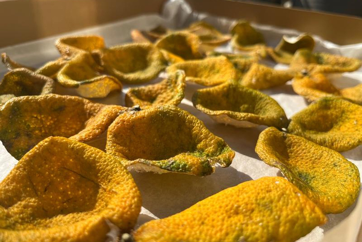 Loại vỏ trái cây thường bị bỏ đi lại được người Trung Quốc ví như thuốc quý- Ảnh 1.