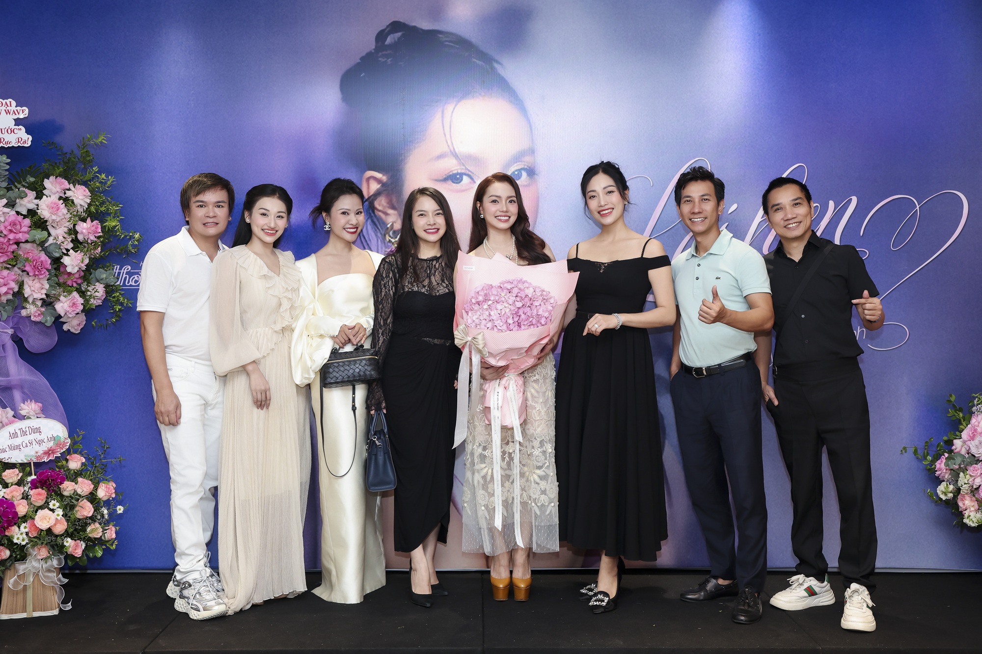 Ca sĩ Nguyễn Ngọc Anh: "Tôi nằm mơ đến anh Hồ Hoài Anh rất nhiều lần"- Ảnh 2. Ca sĩ Nguyễn Ngọc Anh: "Tôi nằm mơ đến anh Hồ Hoài Anh rất nhiều lần"- Ảnh 2.