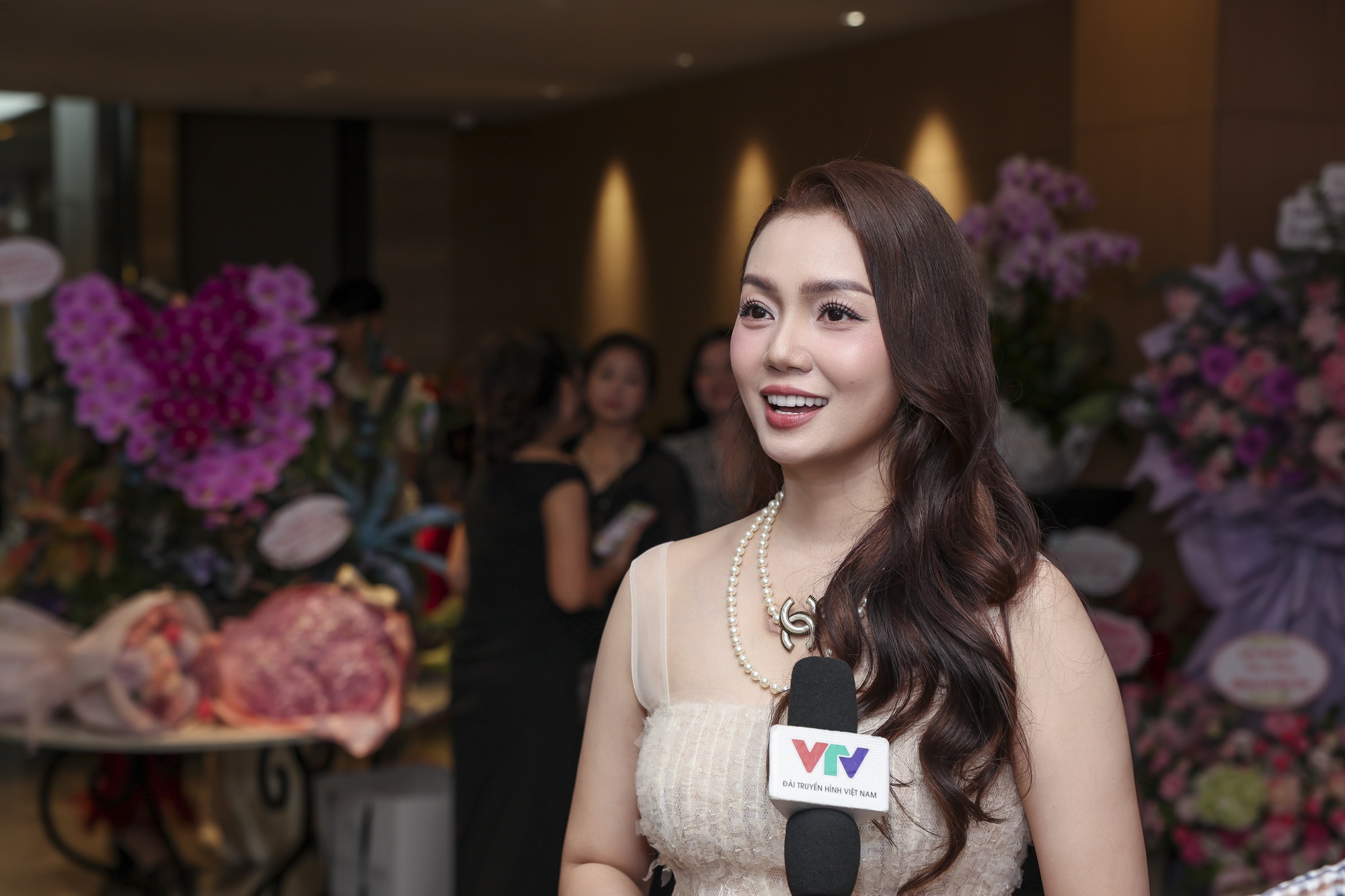 Ca sĩ Nguyễn Ngọc Anh: "Tôi nằm mơ đến anh Hồ Hoài Anh rất nhiều lần"- Ảnh 1. Ca sĩ Nguyễn Ngọc Anh: "Tôi nằm mơ đến anh Hồ Hoài Anh rất nhiều lần"- Ảnh 1.