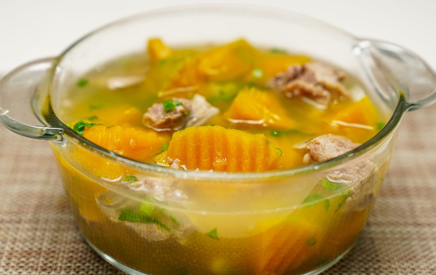 Nữ giáo viên trẻ tự "rước" UNG THƯ GAN vào người vì kiểu ăn bí đỏ gia đình Việt nào cũng từng làm- Ảnh 1. Nữ giáo viên trẻ tự "rước" UNG THƯ GAN vào người vì kiểu ăn bí đỏ gia đình Việt nào cũng từng làm- Ảnh 1.