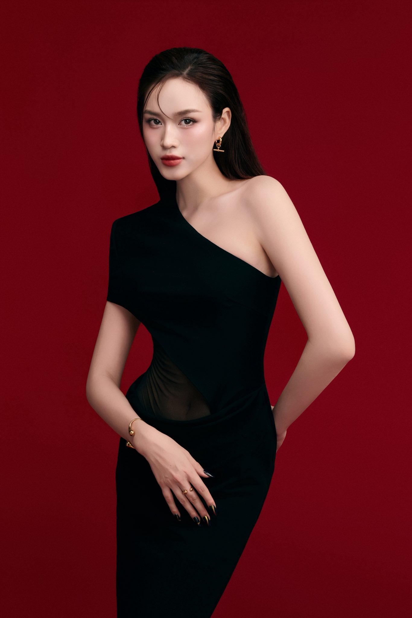 "Dâu hào môn" Đỗ Hà tập gì mà body lúc nào cũng nuột nà chuẩn "hoa hậu"?- Ảnh 2. "Dâu hào môn" Đỗ Hà tập gì mà body lúc nào cũng nuột nà chuẩn "hoa hậu"?- Ảnh 2.