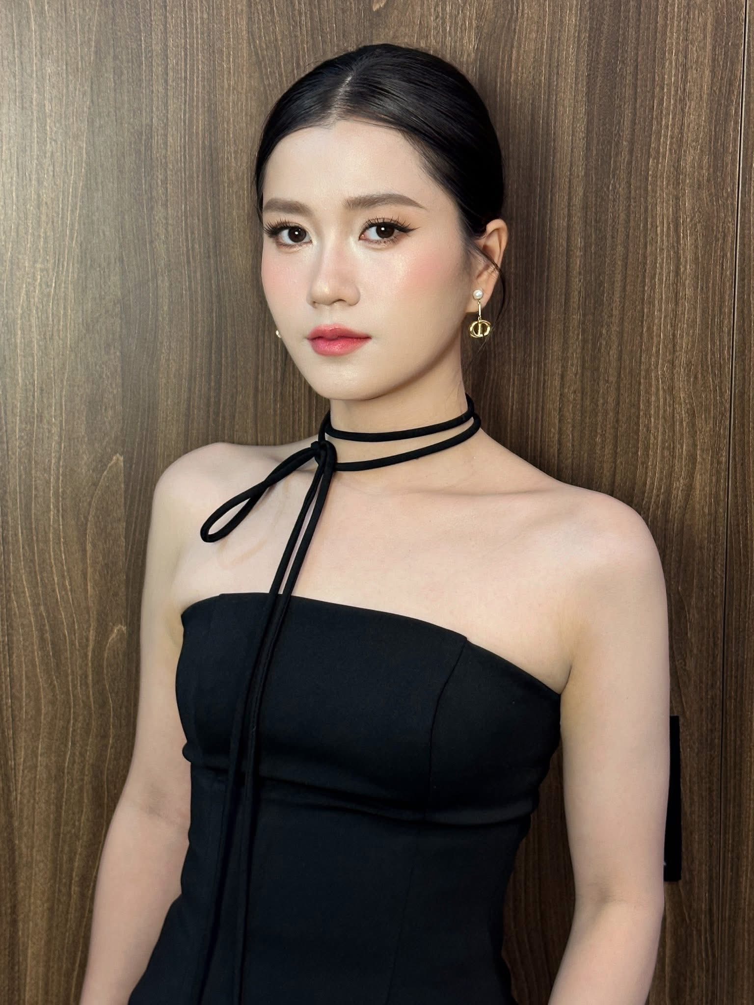 Đố ai đoán được tuổi thật của mỹ nhân này: Mẹ 2 con mà như gái 18, cả Vbiz không ai làm lại chị- Ảnh 3. Đố ai đoán được tuổi thật của mỹ nhân này: Mẹ 2 con mà như gái 18, cả Vbiz không ai làm lại chị- Ảnh 3.