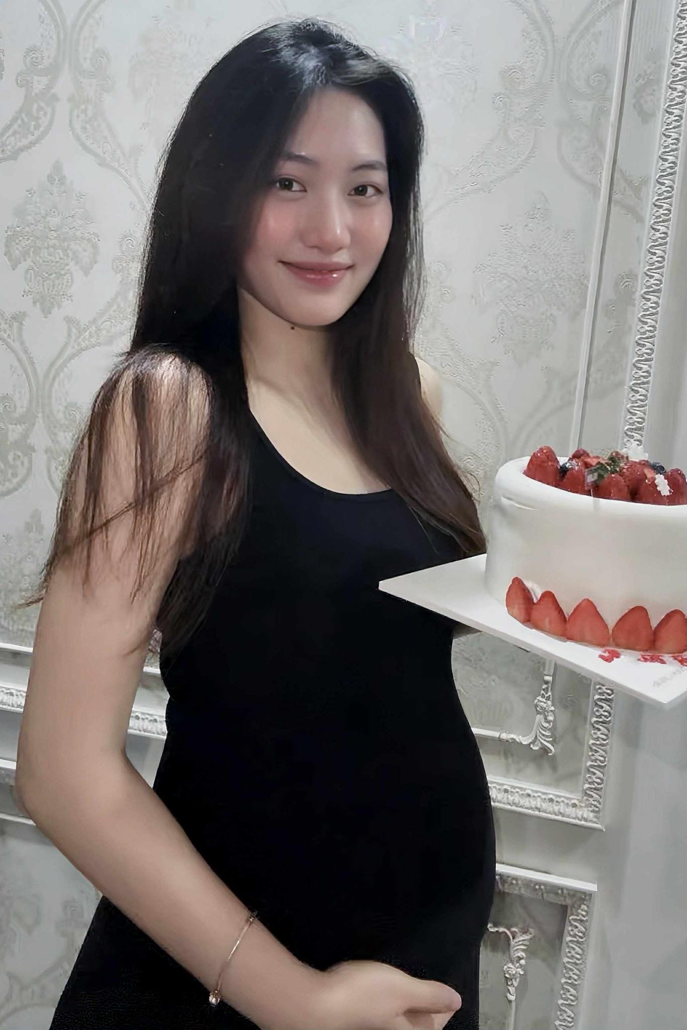 Việt Hương lộ ảnh bầu- Ảnh 1. Việt Hương lộ ảnh bầu- Ảnh 1.