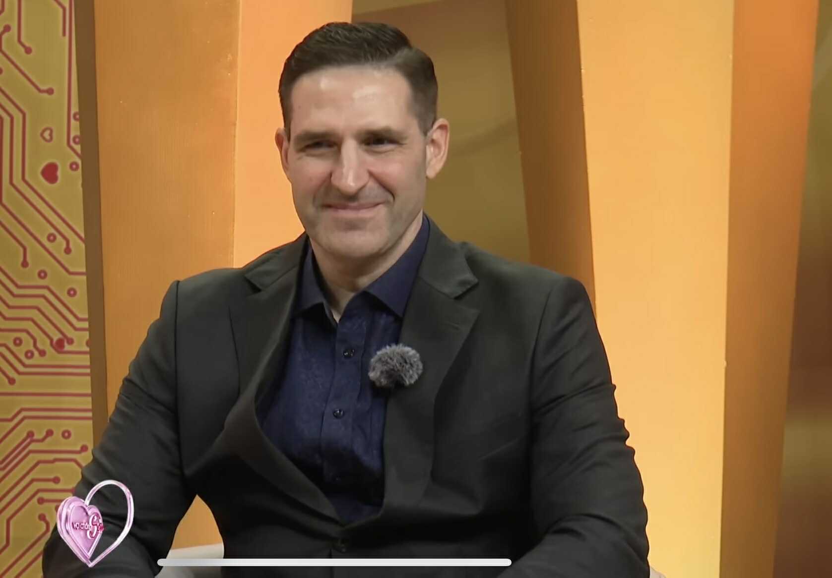 Lính hải quân Mỹ quyết nghỉ hưu non để cưới cô gái Việt sau 5 ngày gặp mặt, lý do đặc biệt- Ảnh 2.