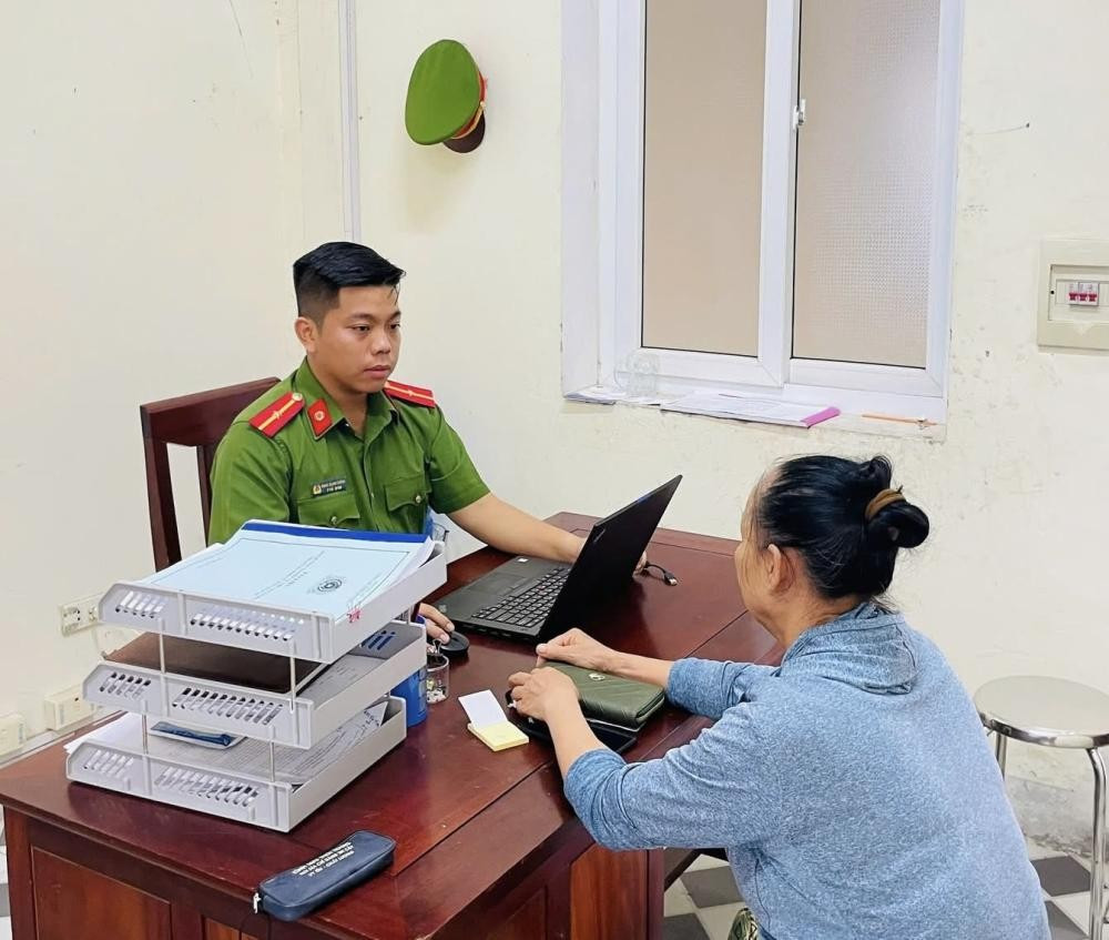 Người phụ nữ bị 'bắt cóc online', ép vào phóng kín hơn 1 ngày- Ảnh 1.