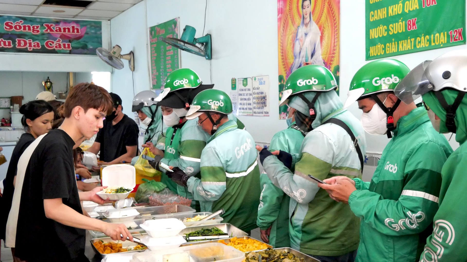 Xanh SM Ngon nhập cuộc: Cuộc đua giao đồ ăn th&ecirc;m khốc liệt, thế song m&atilde; của GrabFood - ShopeeFood c&oacute; lung lay?- Ảnh 8.