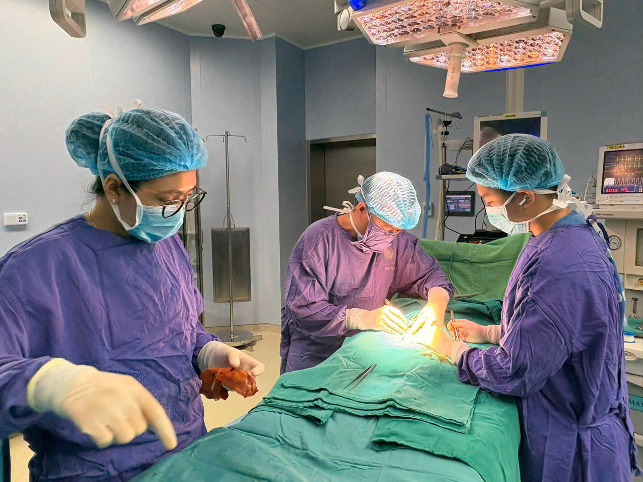 Cương dương suốt 10 ngày, người đàn ông ở Gia Lai phải ra Hà Nội cấp cứu- Ảnh 1. img