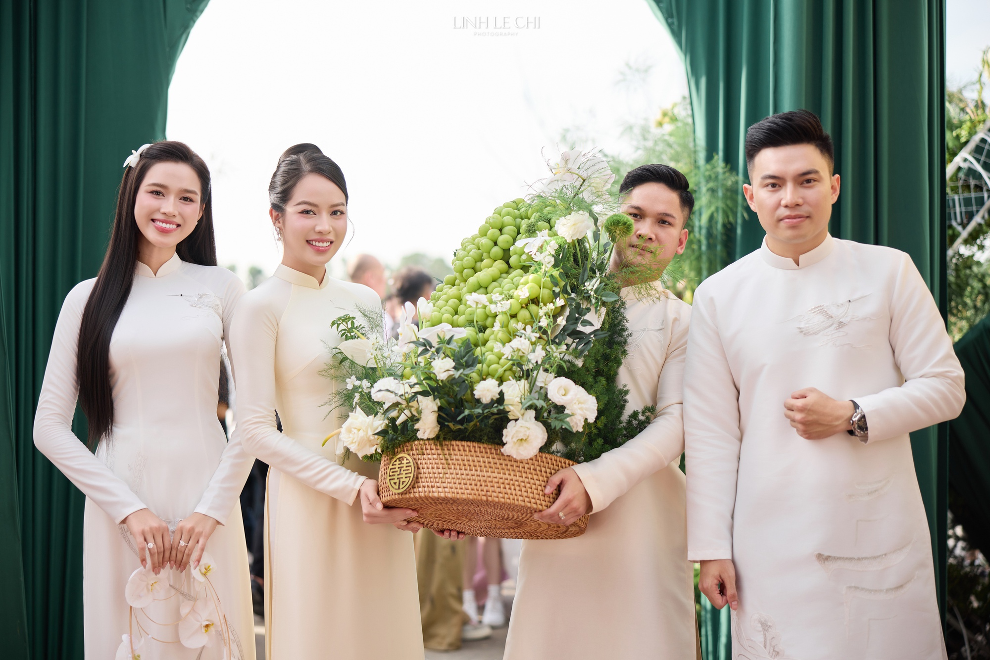 Hoa hậu Đỗ H&agrave; ứng xử cỡ n&agrave;y, Tập đo&agrave;n Sơn Hải chọn đ&uacute;ng con d&acirc;u rồi!- Ảnh 4.