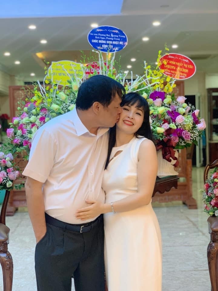 Sao nữ nhận lời cầu hôn của chồng đại gia trước vành móng ngựa, nhìn vào căn biệt thự 100 tỷ hoa hết mắt- Ảnh 13. Sao nữ nhận lời cầu hôn của chồng đại gia trước vành móng ngựa, nhìn vào căn biệt thự 100 tỷ hoa hết mắt- Ảnh 13.