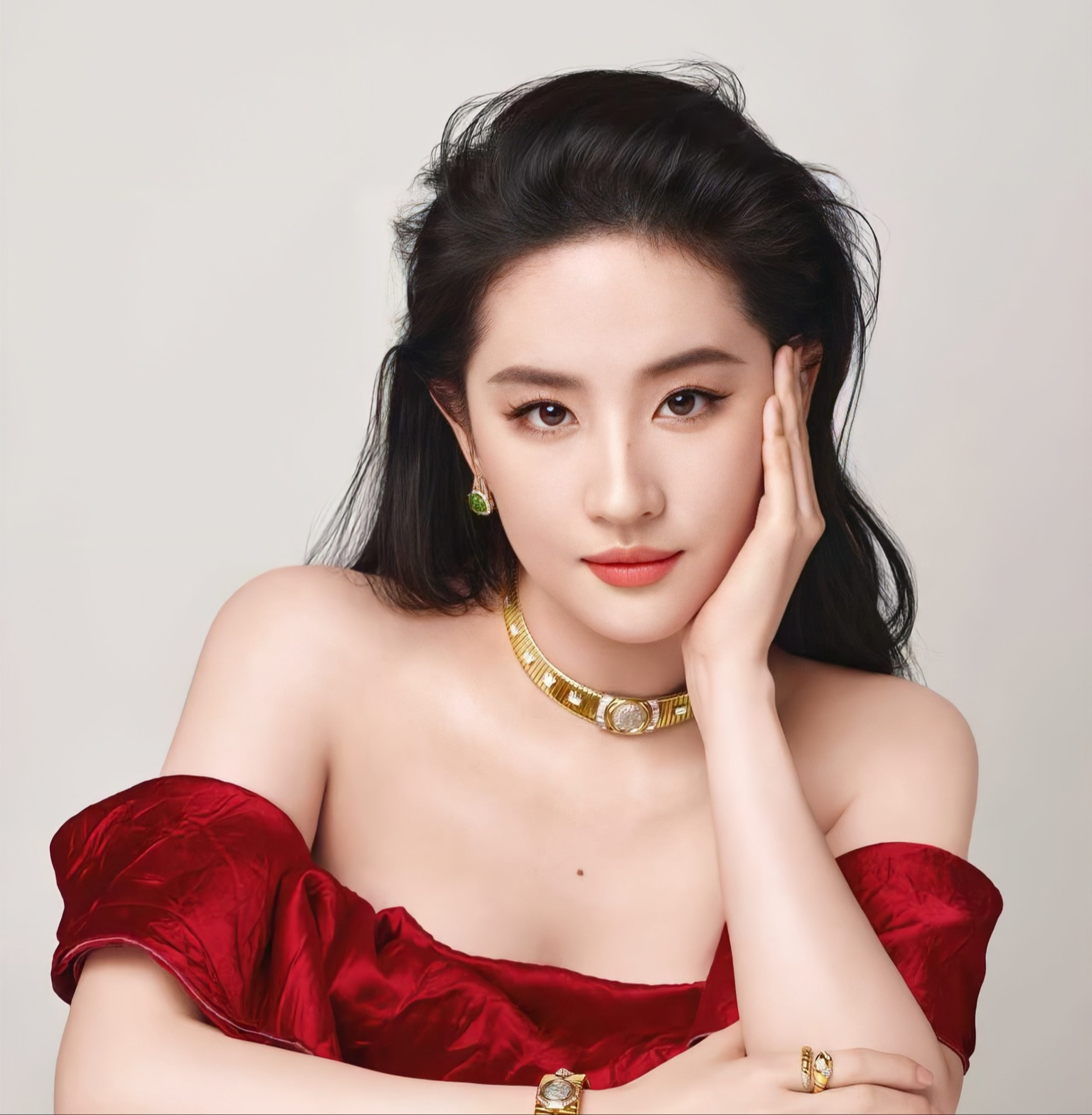 Lưu Diệc Phi lộ bụng bầu?- Ảnh 5. Lưu Diệc Phi lộ bụng bầu?- Ảnh 5.