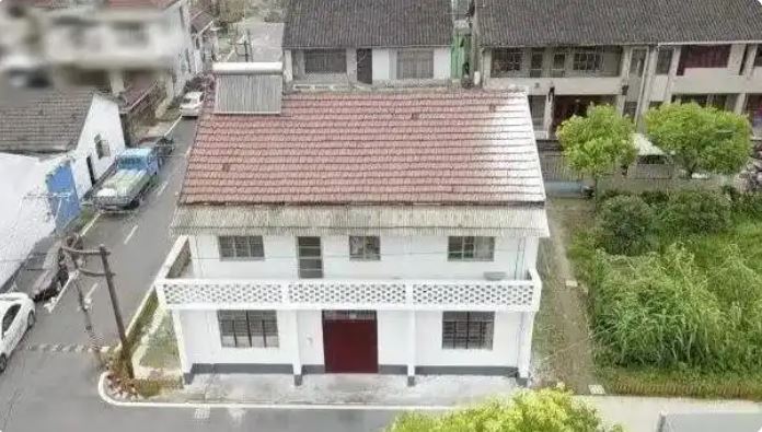 50 cụ gi&agrave; g&oacute;p hơn 184 triệu đồng mua căn nh&agrave; 200m&sup2; l&agrave;m &ldquo;viện dưỡng l&atilde;o tự quản&rdquo;: 21 năm sau d&ugrave; người c&ograve;n, người mất nhưng nơi ấy vẫn s&aacute;ng đ&egrave;n- Ảnh 2.