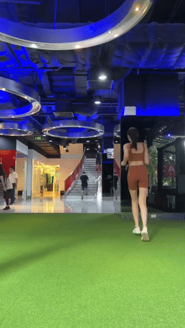 "Dâu hào môn" Đỗ Hà tập gì mà body lúc nào cũng nuột nà chuẩn "hoa hậu"?- Ảnh 3. "Dâu hào môn" Đỗ Hà tập gì mà body lúc nào cũng nuột nà chuẩn "hoa hậu"?- Ảnh 3.