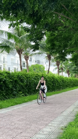 "Dâu hào môn" Đỗ Hà tập gì mà body lúc nào cũng nuột nà chuẩn "hoa hậu"?- Ảnh 7. "Dâu hào môn" Đỗ Hà tập gì mà body lúc nào cũng nuột nà chuẩn "hoa hậu"?- Ảnh 7.