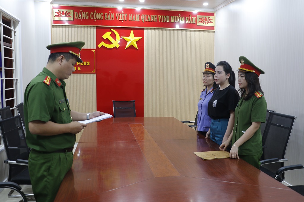 Bắt tạm giam Phùng Thị Thu Hiền- Ảnh 1.