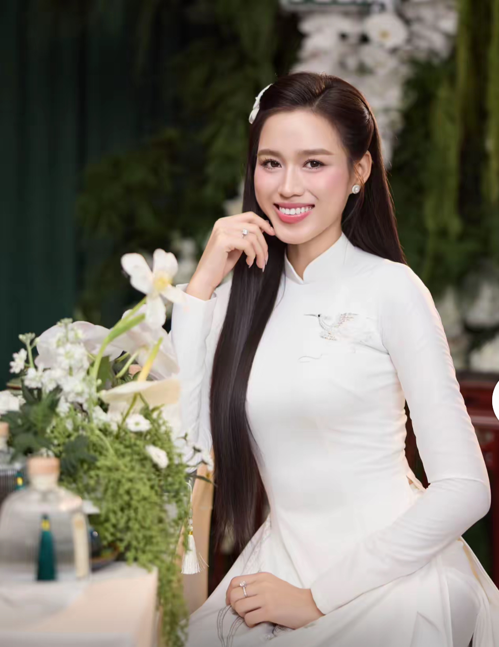 Đám cưới Hoa hậu Đỗ Hà và thiếu gia vào sáng nay: Chú rể chính thức lộ diện, cô dâu khóc nức nở!- Ảnh 5. Đám cưới Hoa hậu Đỗ Hà và thiếu gia vào sáng nay: Chú rể chính thức lộ diện, cô dâu khóc nức nở!- Ảnh 5.