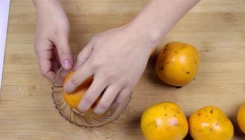 Mua hồng giòn về, không muốn ăn bị chát đắng thì cứ theo 4 mẹo này đảm bảo chín đều, ăn lại ngọt đậm đà- Ảnh 4.